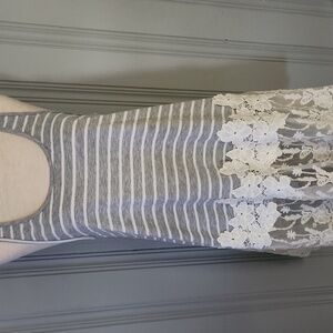 SALE PRICED! Umgee- Fun Lacey Hem/Appliqué Tunic